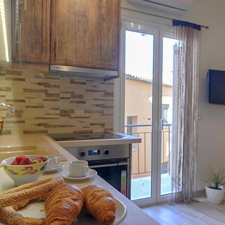 Renas Cosy Apartment コルフ島 エクステリア 写真