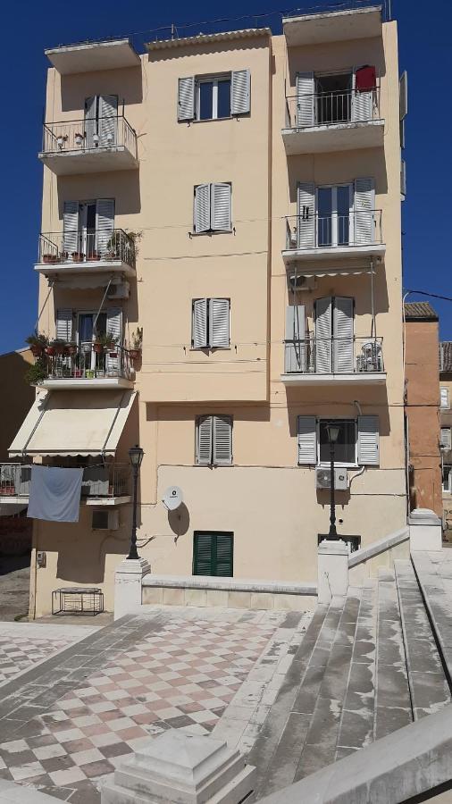 Renas Cosy Apartment コルフ島 エクステリア 写真